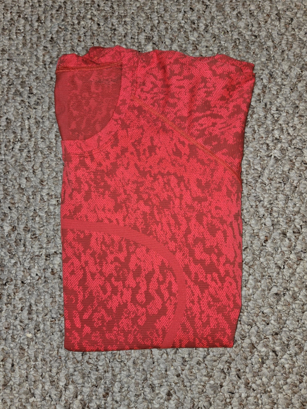 lululemon athletica Red Short Sleeve Textured Performance Tee